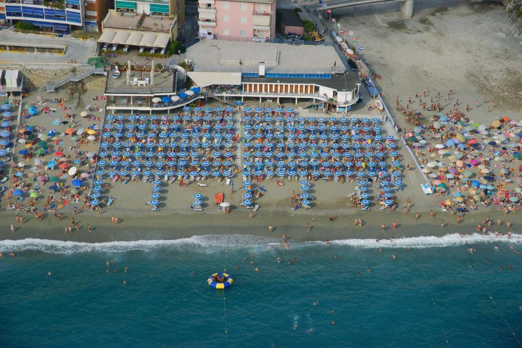 Hotel Bagni Arcobaleno Deiva Marina Exterior foto